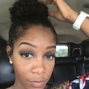 Meet your Posher, Nikkya